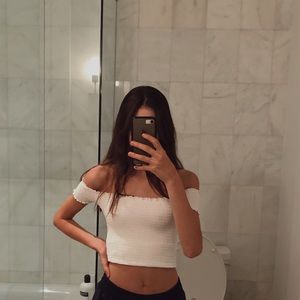 Hollister top